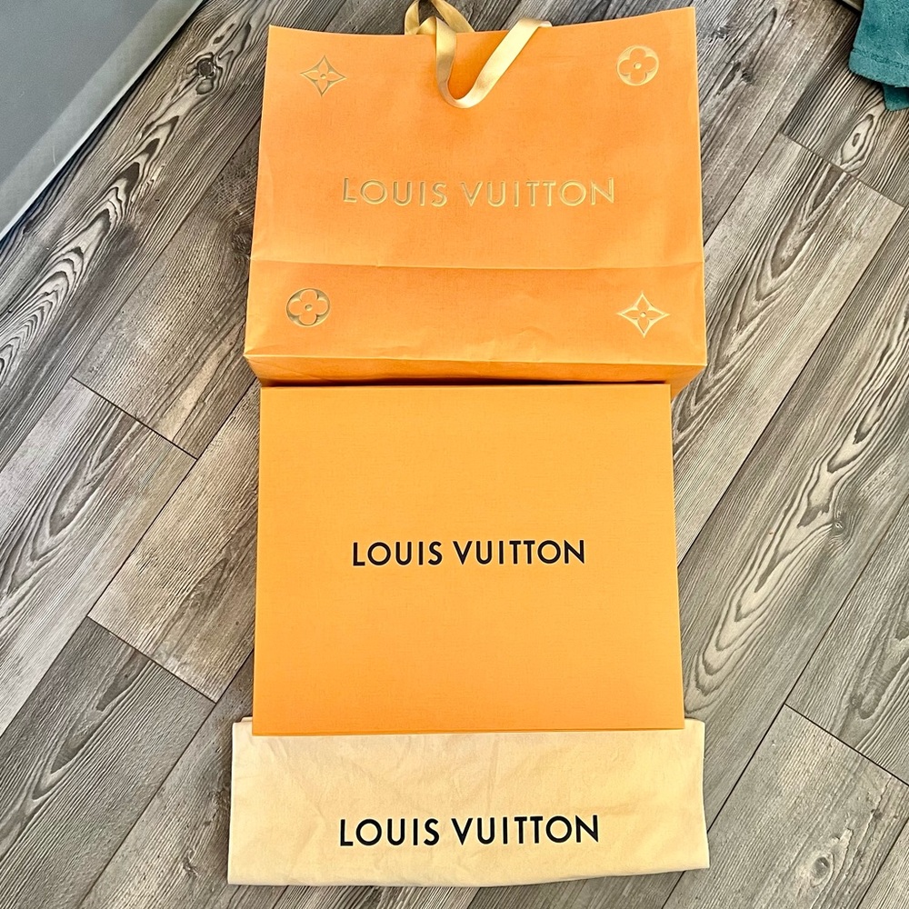 XL Louis Vuitton Box, Dust Bag and Gift Bag. No stains or rips.